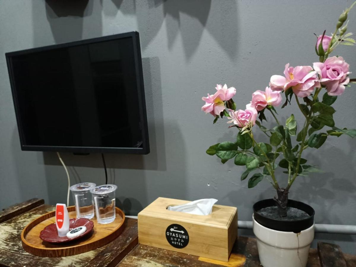 קולים Oyasumi Hotel מראה חיצוני תמונה